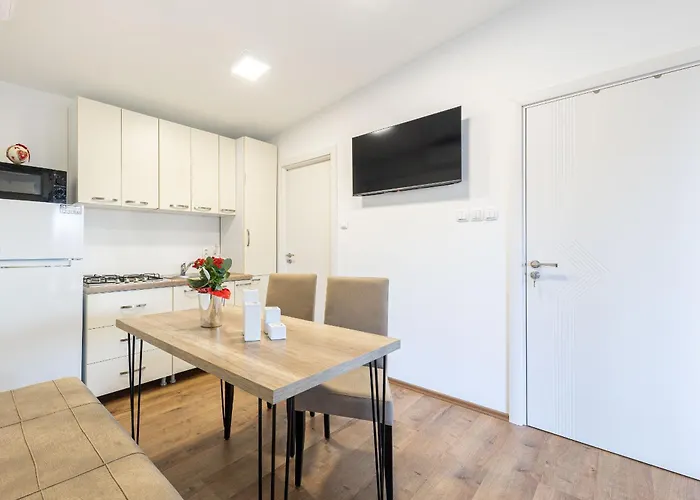 Vikendica Karin - Magoro *